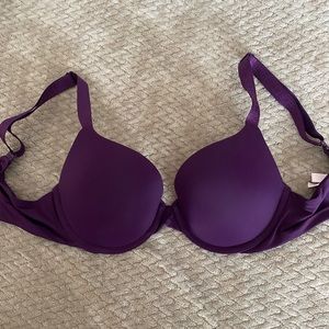 NWOT Victoria’s Secret T-shirt bra